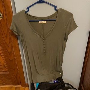 Women’s army green short sleeve shirt size medium